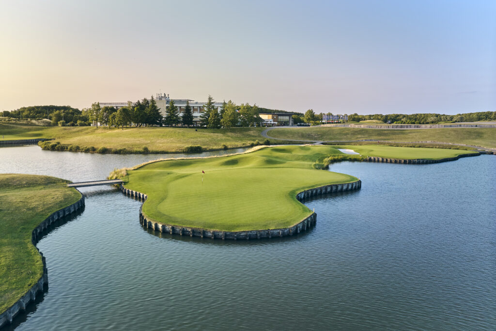 Albatros Course - Novotel Saint Quentin en Yvelines overlooking Greens #15 and #18
LeGolfNational@Lamoureux2023